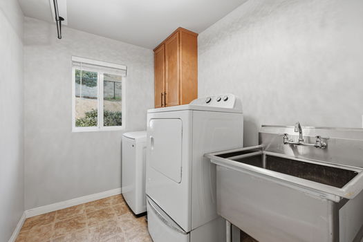 22-web-or-mls-9216OGD122