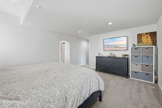 25-web-or-mls-9216OGD125