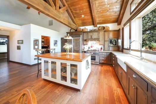 6ef05392-1565-422f-a648-6547b3e34f25