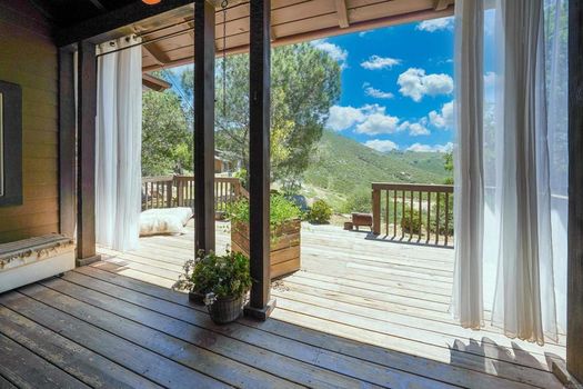 e6a96895-c4e0-49ed-afdc-97baa5847046