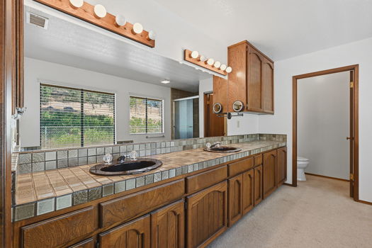 36-web-or-mls-19525CR136