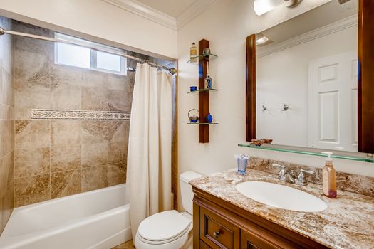 1255 Ramona St Ramona CA - Web Quality - 020 - 49 Bathroom