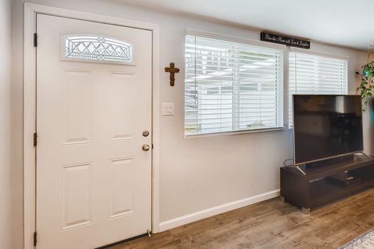 14136 Frame Rd Poway CA - Web Quality - 008 - 06 Foyer