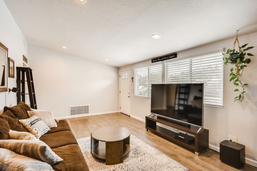 14136 Frame Rd Poway CA - Web Quality - 011 - 09 Living Room