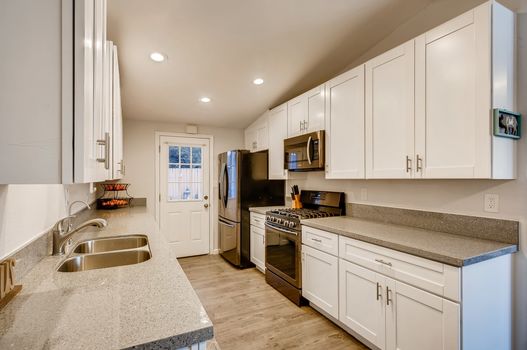 14136 Frame Rd Poway CA - Web Quality - 018 - 15 Kitchen