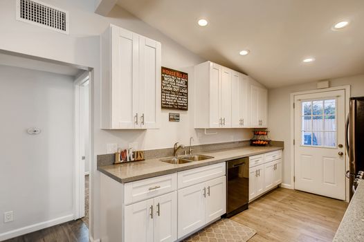14136 Frame Rd Poway CA - Web Quality - 019 - 16 Kitchen