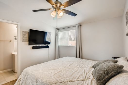 14136 Frame Rd Poway CA - Web Quality - 020 - 18 Primary Bedroom