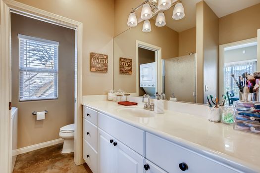 15455 Wyeport Rd Ramona CA - Web Quality - 034 - 69 Guest House Bathroom