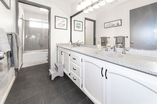 16246-Swartz-Canyon-Rd-008