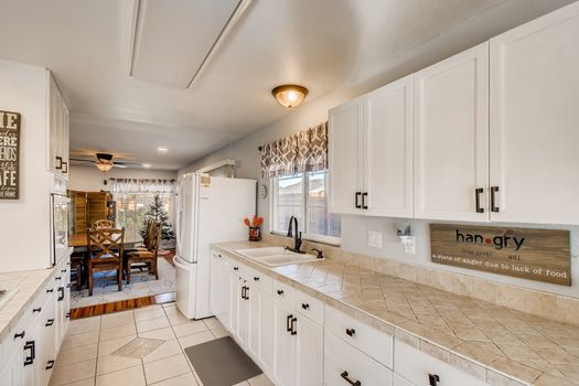 1731 Jasmine St El Cajon CA - Web Quality - 013 - 18 Kitchen