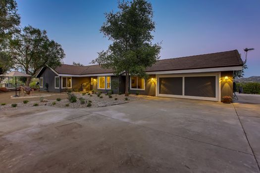 31180 Moonlight Place Valley Center CA - Web Quality - 001 - 01 Exterior Front
