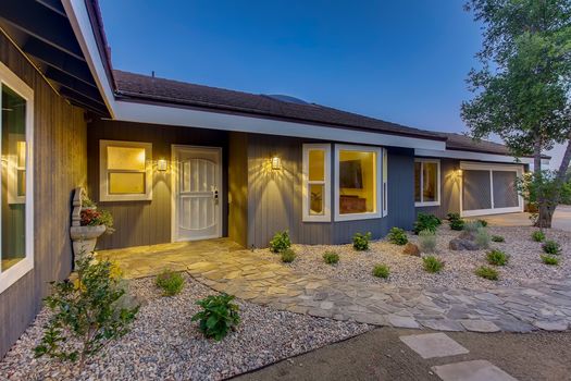 31180 Moonlight Place Valley Center CA - Web Quality - 003 - 03 Exterior Front Entry
