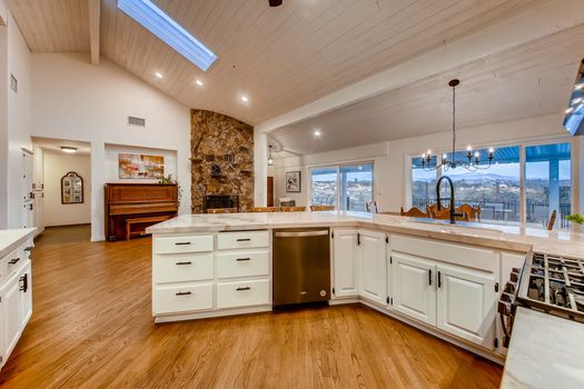 31180 Moonlight Place Valley Center CA - Web Quality - 010 - 10 Kitchen