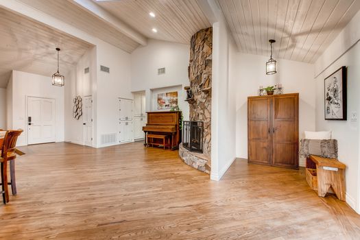 31180 Moonlight Place Valley Center CA - Web Quality - 013 - 14 Family Room