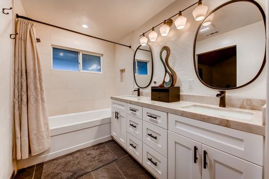 31180 Moonlight Place Valley Center CA - Web Quality - 017 - 19 Primary Bathroom