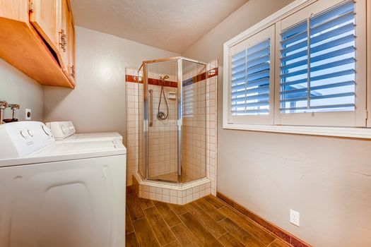 31180 Moonlight Place Valley Center CA - Web Quality - 022 - 24 Laundry Room