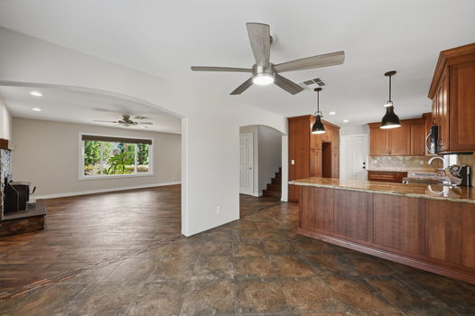 18-web-or-mls-23638BW_118