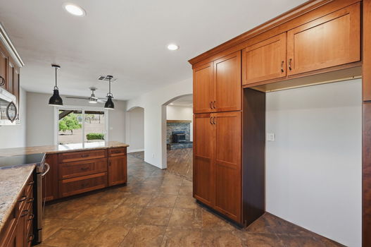 26-web-or-mls-23638BW_126