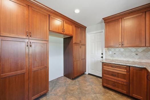 27-web-or-mls-23638BW_127