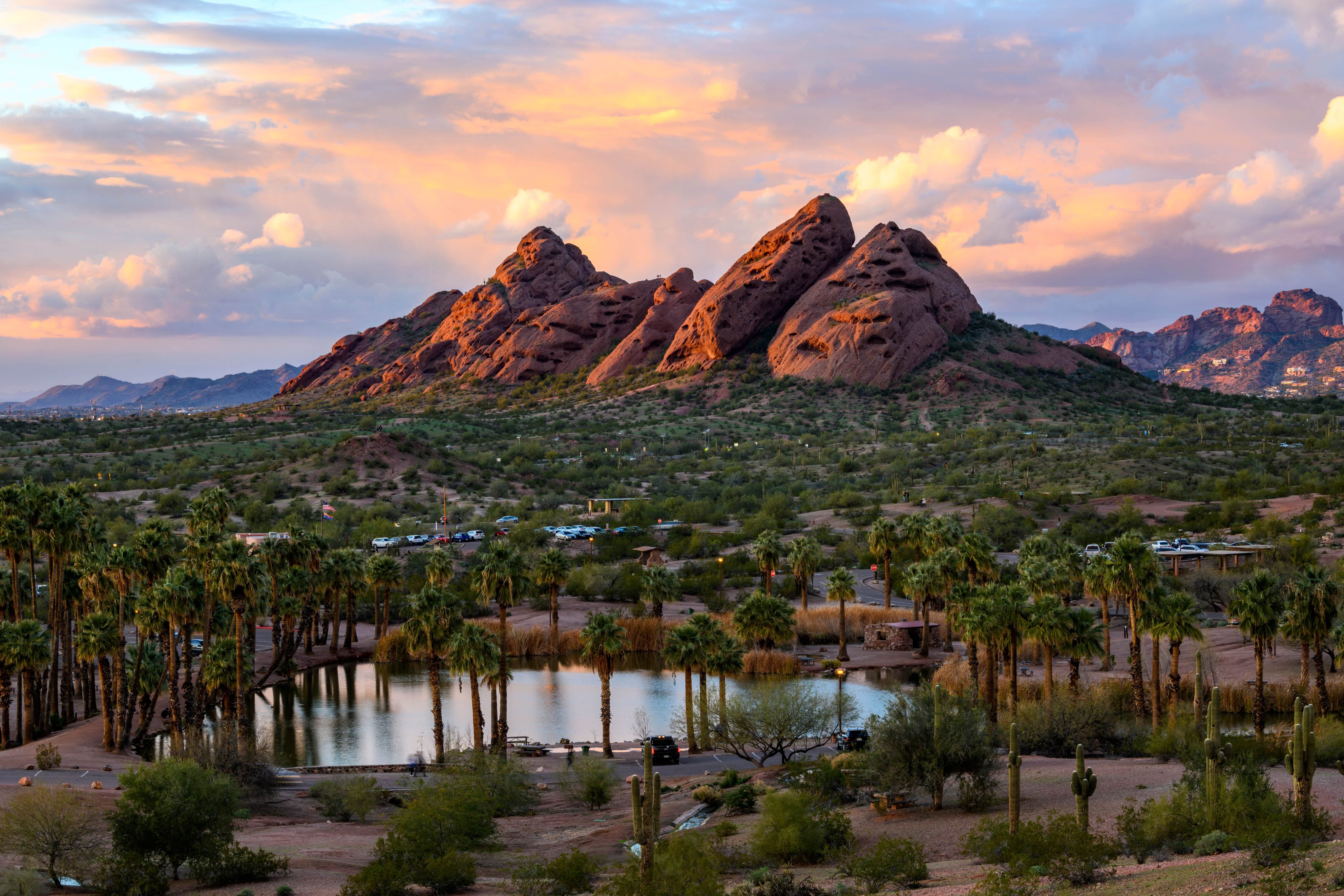 Landscape photograph of Papago Park in Phoenix, Arizona.-min