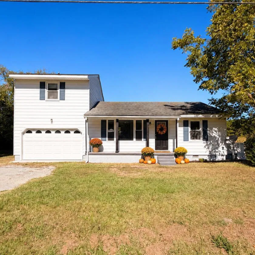 Under $200K, No HOA, Nearly Half an Acre: Meet 2979 N NC 111 Hwy in Goldsboro