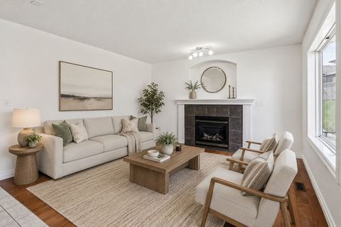 22-sherwood-cove-nw-living-room-fireplace