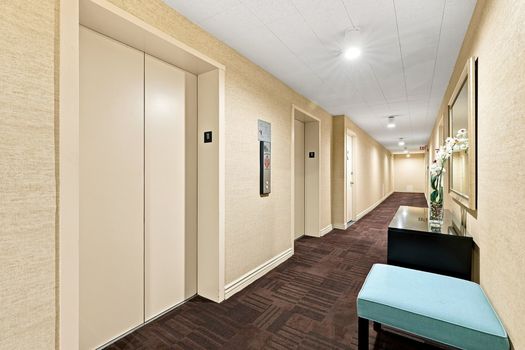 07 Elevator 11th Floor