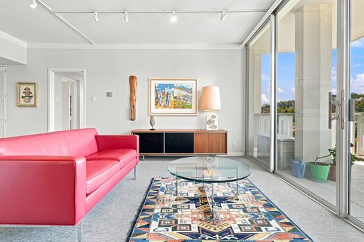 15 Living Room - East