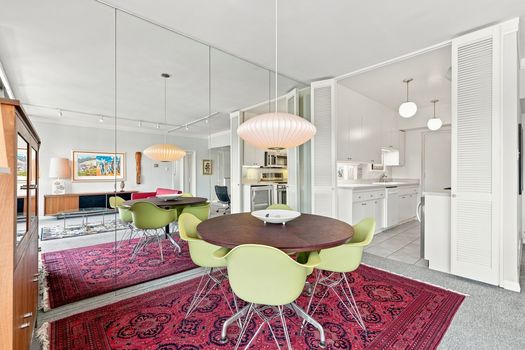 18 Dining - Kitchen