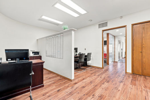 24 Back Offices