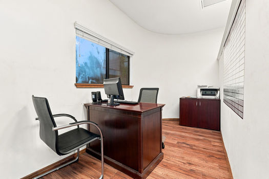 26 Back Office-5