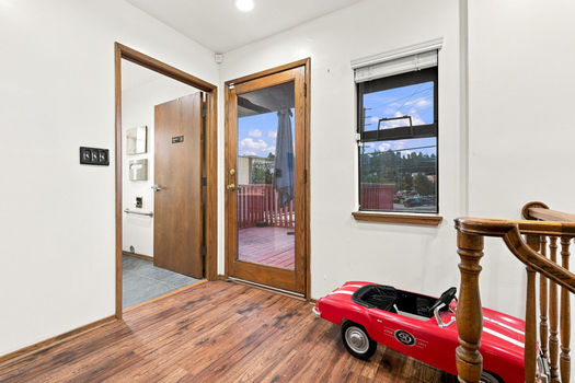 30 Upstairs Hallway