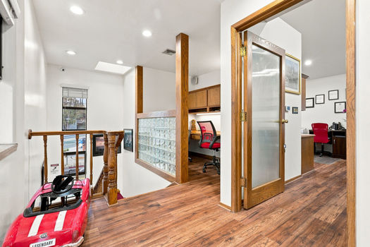 31 Upstairs Hallway