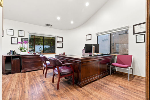 33 Executive Office-7