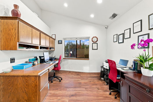 36 Executive Assistant Office-8