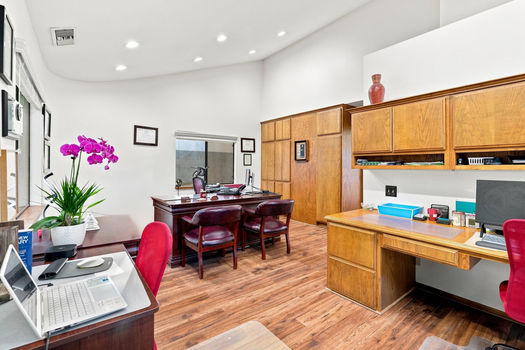 37 Executive Office Room