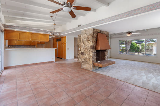 06 Dining Room