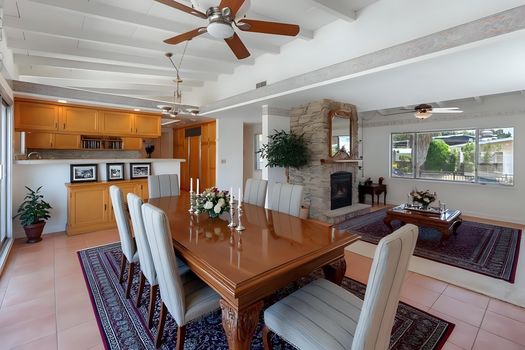 06 Dining Room Virtually Staged
