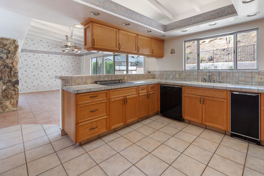07 Kitchen