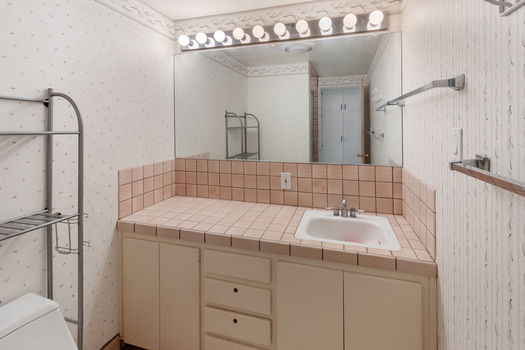 15 Bathroom 2