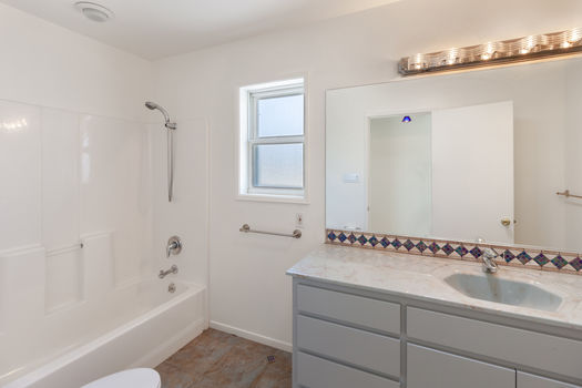 22 Bathroom 4