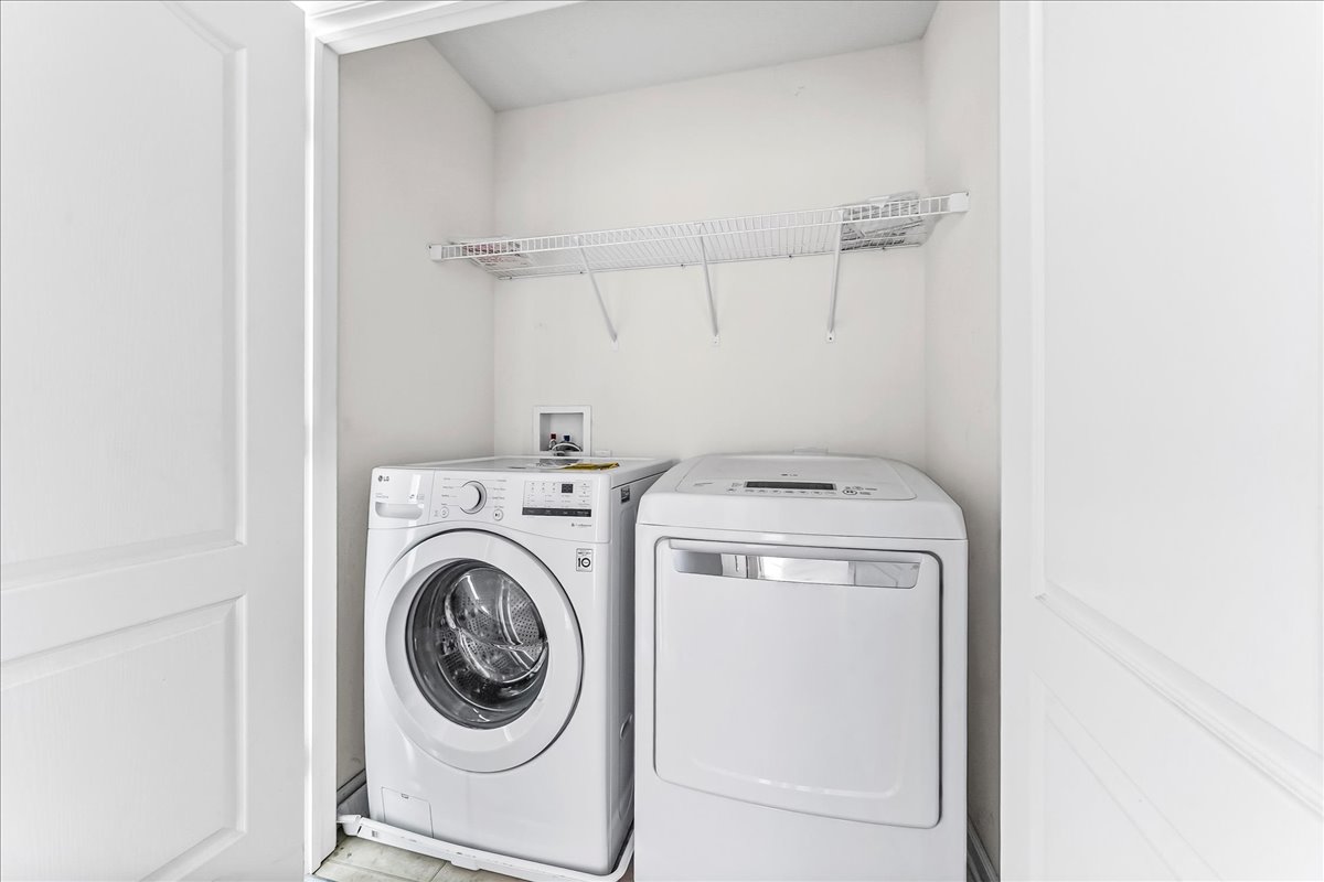 11-1946 E Aristotle Ave-9