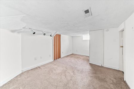 12-209 Boxwood Rd-16