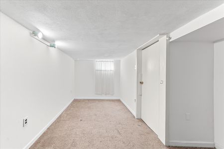 13-209 Boxwood Rd-17