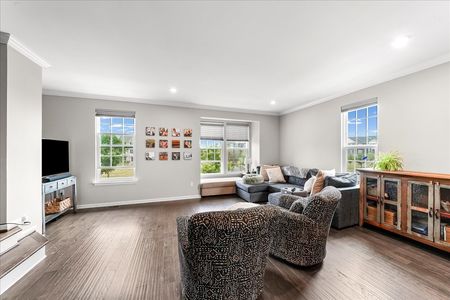 09-331 S Parkway Dr-19