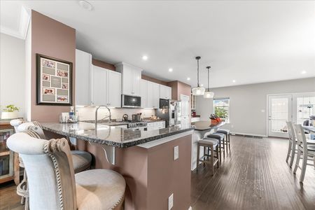 12-331 S Parkway Dr-22