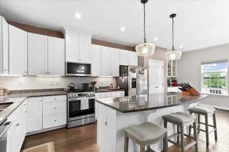13-331 S Parkway Dr-23