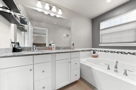 23-331 S Parkway Dr-4
