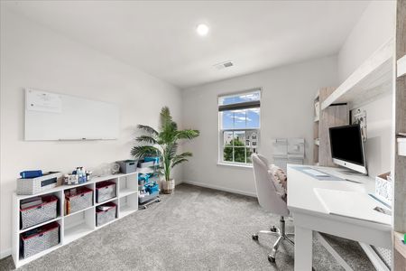 25-331 S Parkway Dr-6