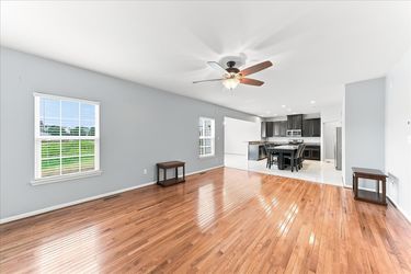 08-33 Barkley Ct-12